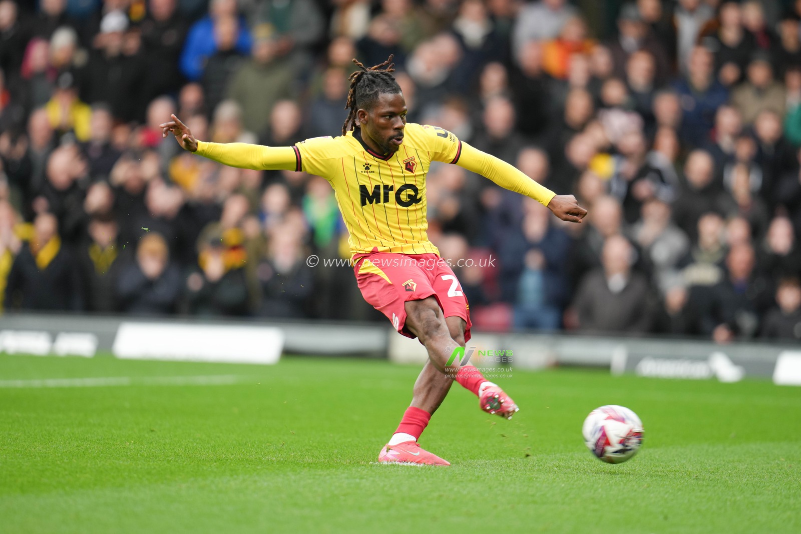 Tom Dele-Bashiru of Watford scores penalty during the Sky Bet Championship match Watford vs Luton Town at Vicarage Road, Watford, United Kingdom, 23rd February 2025

(Photo by Harvey Murphy/News Images)