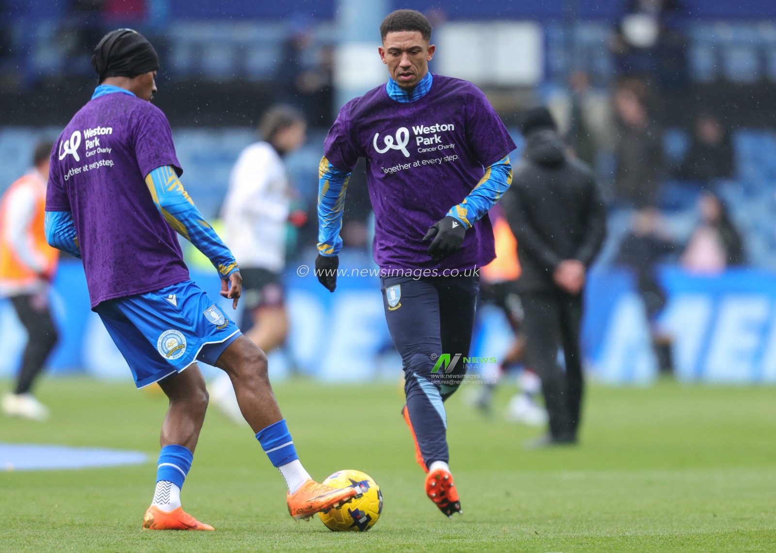 Liam Palmer of Sheffield Wednesday in the pregame warmup session during the Sky Bet Championship match Sheffield Wednesday vs Sheffield United at Hillsborough, Sheffield, United Kingdom, 23rd November 2025

(Photo by Richard Bierton/News Images)

*** GER AUT SUI OUT ***