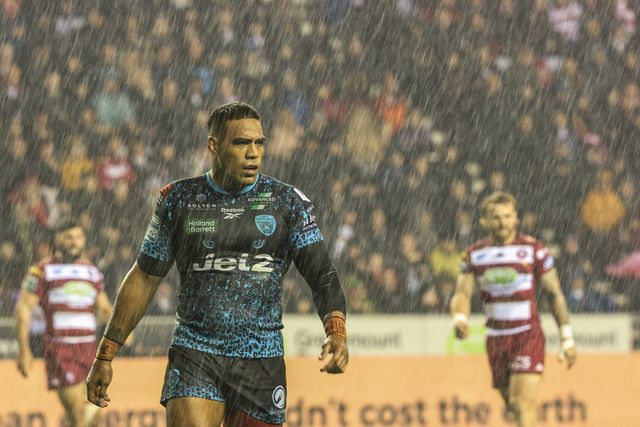 Isaac Liu of Leigh Leopards during the Betfred Super League Semi Final 1 match Wigan Warriors vs Leigh Leopards at The Brick Community Stadium, Wigan, United Kingdom, 3rd October 2025

(Photo by Alfie Cosgrove/News Images)