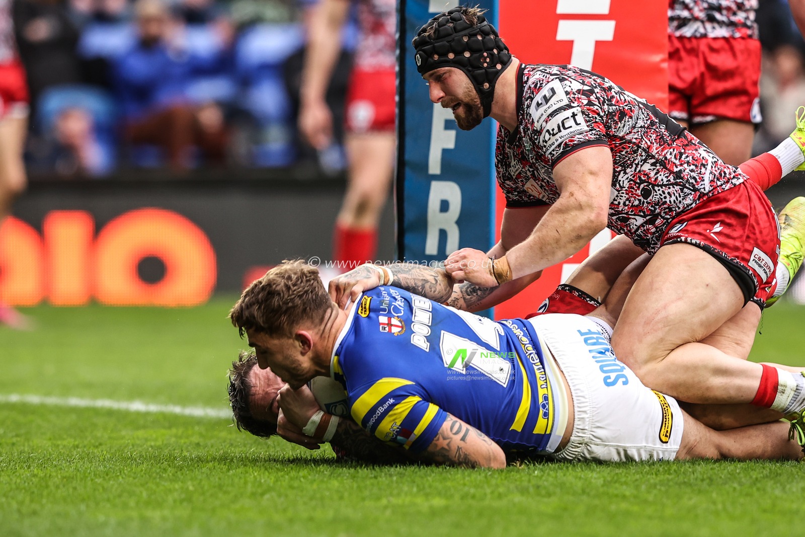 Sam Powell of Warrington Wolves goes over for a try during the Betfred Super League round 7 match Warrington Wolves vs Leigh Leopards at The Halliwell Jones Stadium, Warrington, United Kingdom on 04 April 2026

(Photo by Alfie Cosgrove/News Images)