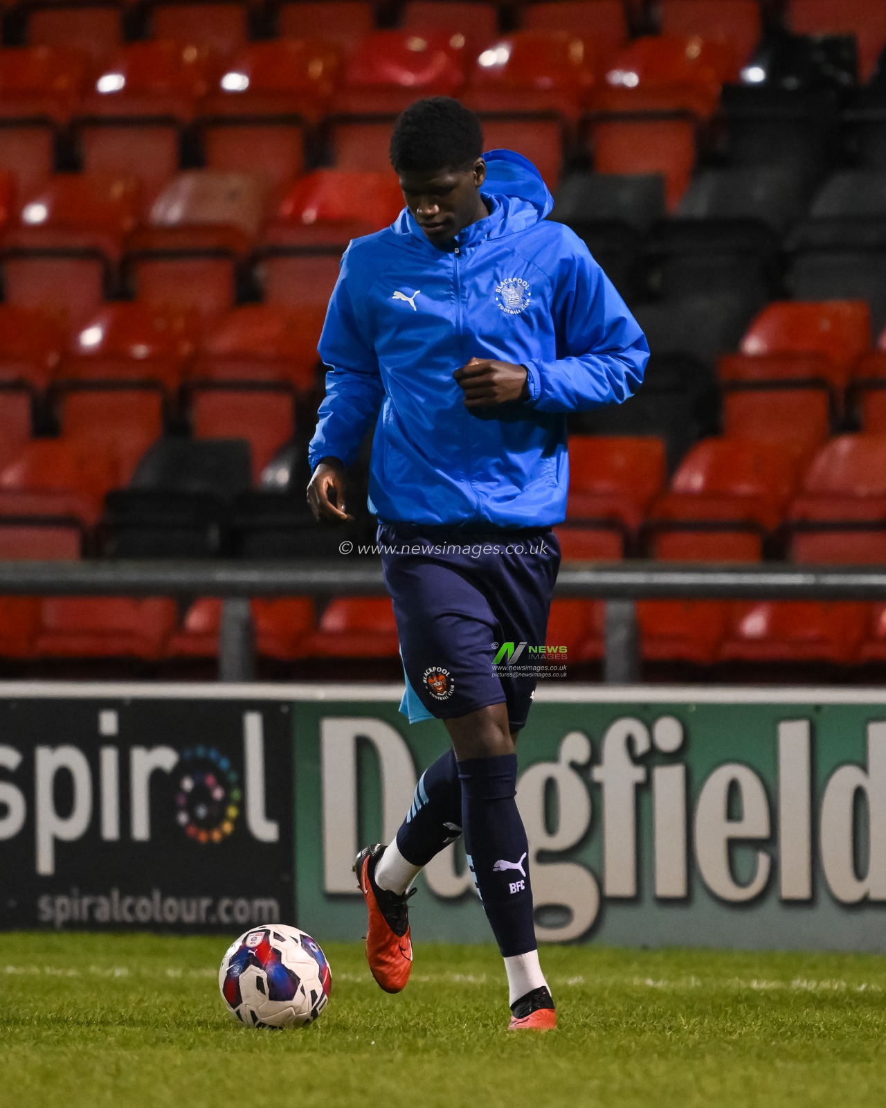 during the FA Youth Cup U18â€™s match Crewe Alexandra vs Blackpool at The Mornflake Stadium, Crewe, United Kingdom, 27th November 2024

(Photo by Craig Thomas/News Images)