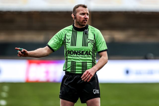 Referee Scott Mikalauskas gives team mates instructions during the Betfred Super League match Bradford Bulls vs Toulouse at Odsal Stadium, Bradford, United Kingdom on 01 March 2026

(Photo by Alfie Cosgrove/News Images)