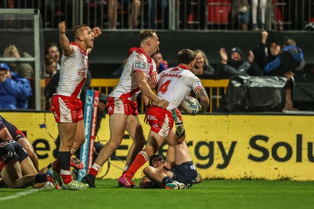 Oliver Gildart of Hull KR celebrates his try during the Betfred Super League Semi Final 2 match Hull KR vs St Helens at Sewell Group Craven Park, Kingston upon Hull, United Kingdom, 3rd October 2025

(Photo by Alfie Cosgrove/News Images)