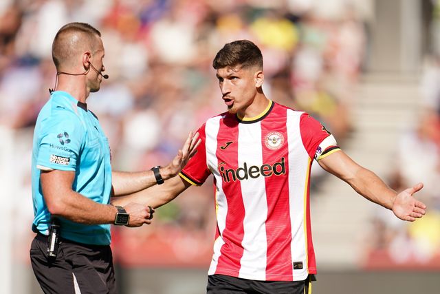 Vitaly Janelt of Brentford frustrated with referee’s decision during the Premier League match Brentford vs Sunderland at GTECH Community Stadium, London, United Kingdom on 05 September 2026

(Photo by Harvey Murphy/News Images)