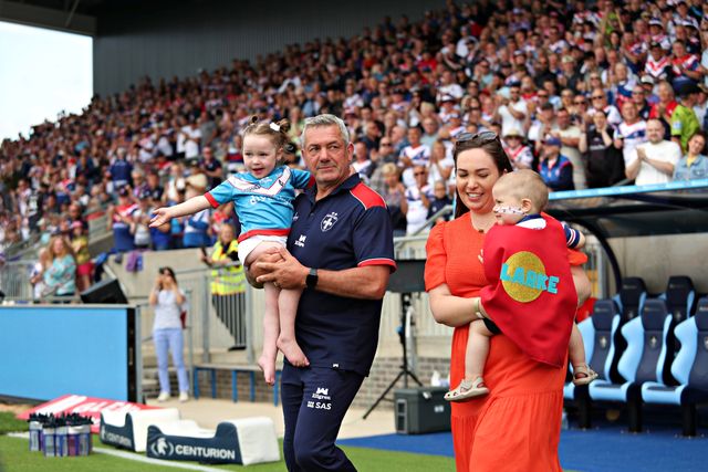 Daryl Powell, Head Coach of Wakefield Trinity walks out before the Betfred Super League Round 14 match Wakefield Trinity vs Leigh Leopards at DIY Kitchens Stadium, Wakefield, United Kingdom, 15th June 2025

(Photo by Sam Eaden/News Images)