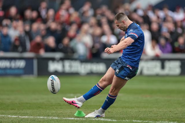 Max Jowitt of Wakefield Trinity converts for a goal and notches up his thousandth point for Trinity during the Betfred Challenge Cup Quarter Final match Wakefield Trinity vs Wigan Warriors at DIY Kitchens Stadium, Wakefield, United Kingdom on 12 April 2026

(Photo by Mark Cosgrove/News Images)