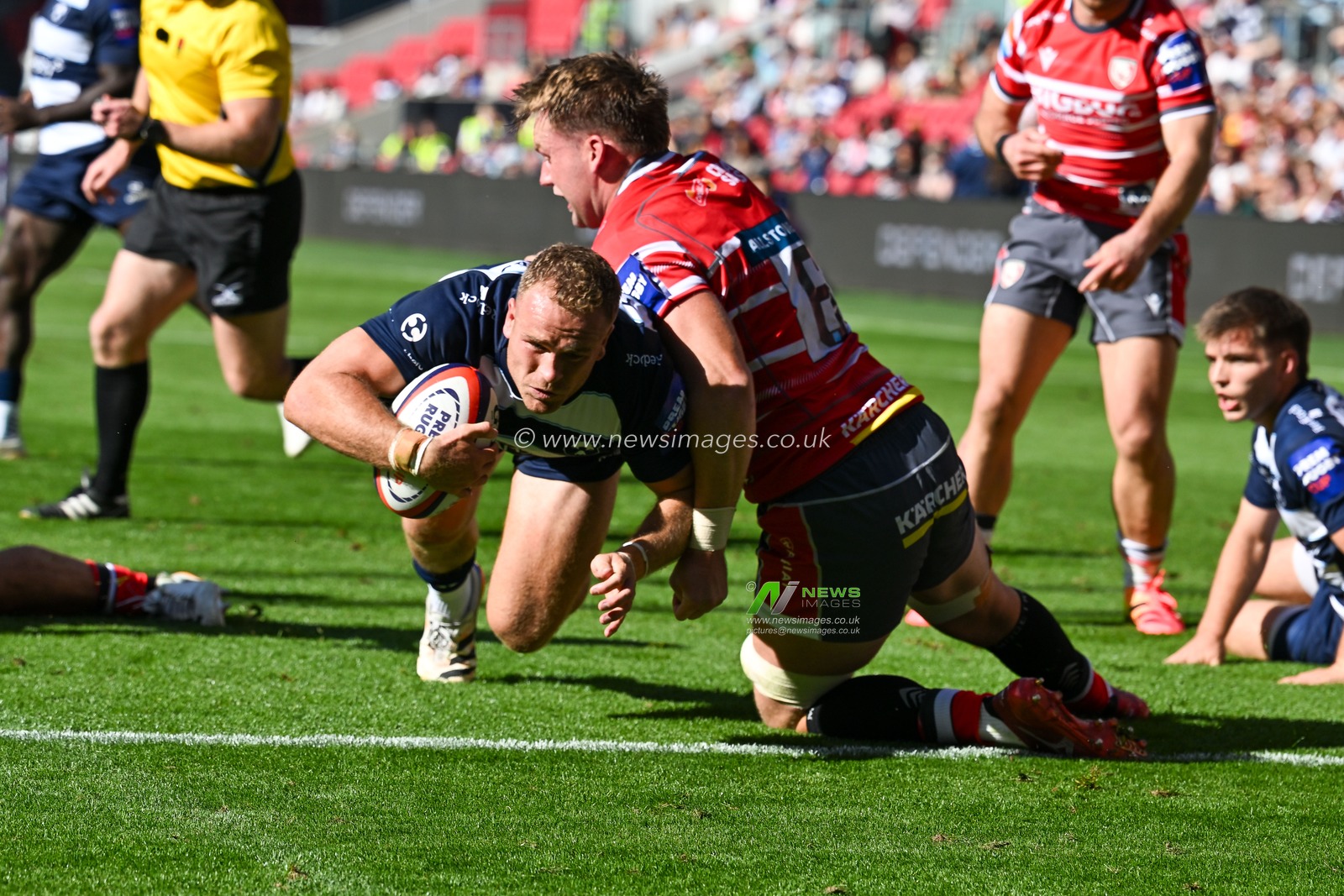 James Williams of Bristol Bears scores during the Prem Rugby Cup match Bristol Bears vs Gloucester at Ashton Gate, Bristol, United Kingdom on 05 September 2026

(Photo by Alex Williamson/News Images)