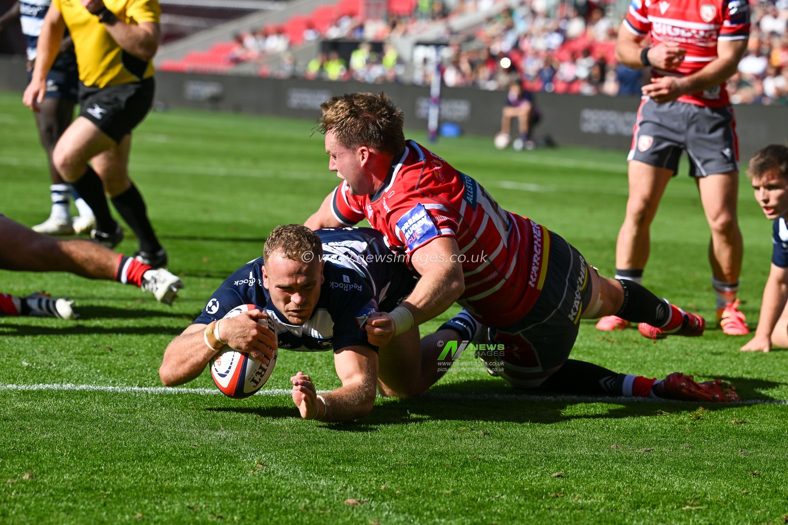 James Williams of Bristol Bears scores during the Prem Rugby Cup match Bristol Bears vs Gloucester at Ashton Gate, Bristol, United Kingdom on 05 September 2026

(Photo by Alex Williamson/News Images)