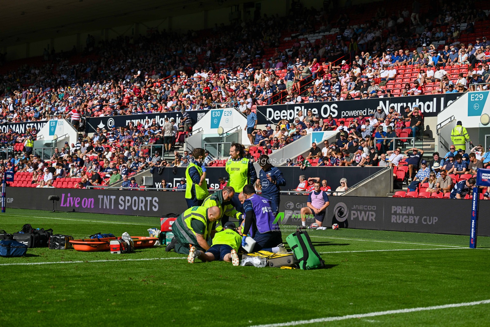 Harry Thacker of Bristol Bears is treated by medics on the pitch during the Prem Rugby Cup match Bristol Bears vs Gloucester at Ashton Gate, Bristol, United Kingdom on 05 September 2026

(Photo by Alex Williamson/News Images)