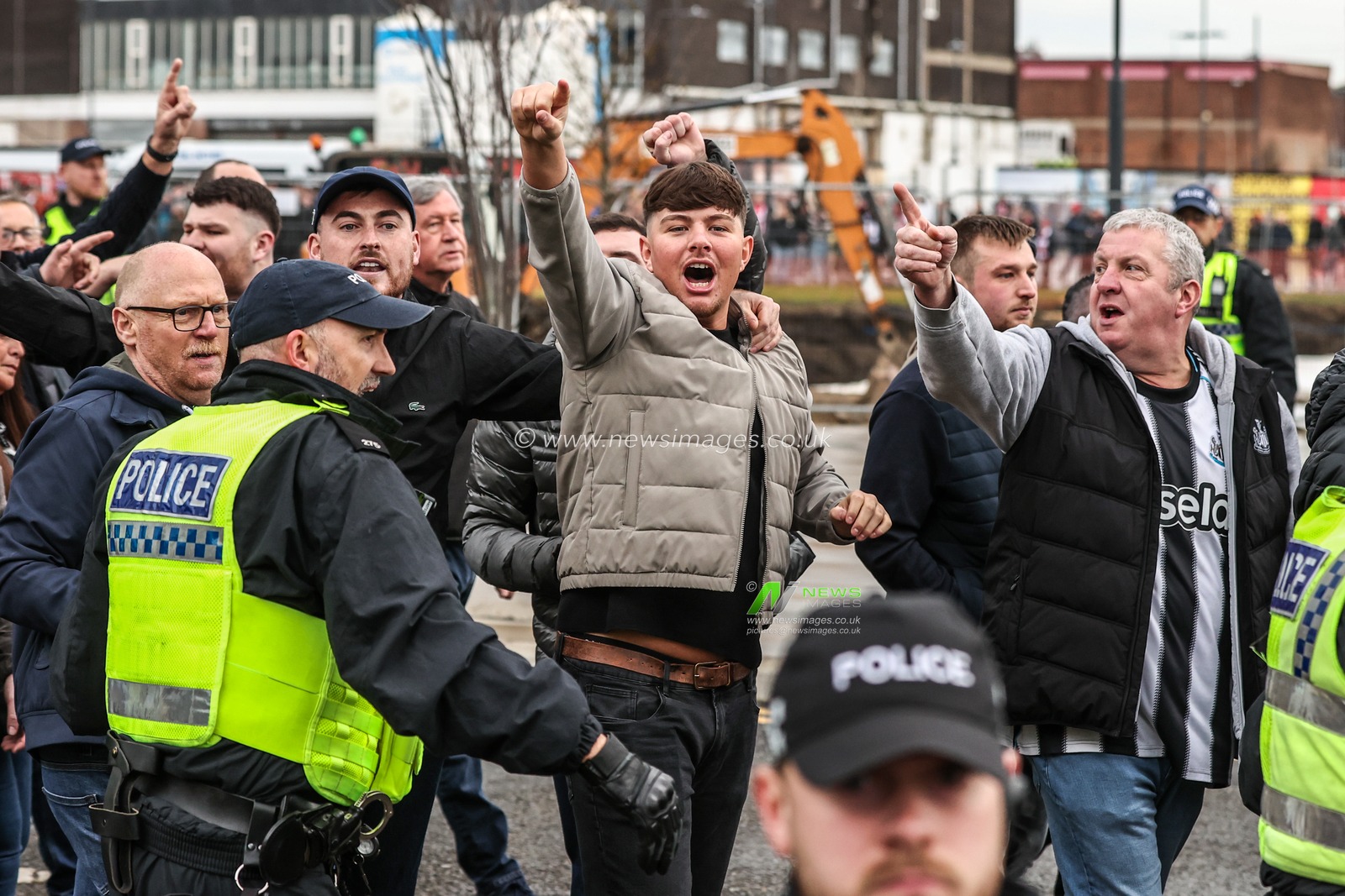 Newcastle fans and Sunderland fans clash during the Premier League match Sunderland vs Newcastle United at Stadium Of Light, Sunderland, United Kingdom, 14th December 2025

(Photo by Alfie Cosgrove/News Images)

*** GER AUT SUI OUT ***