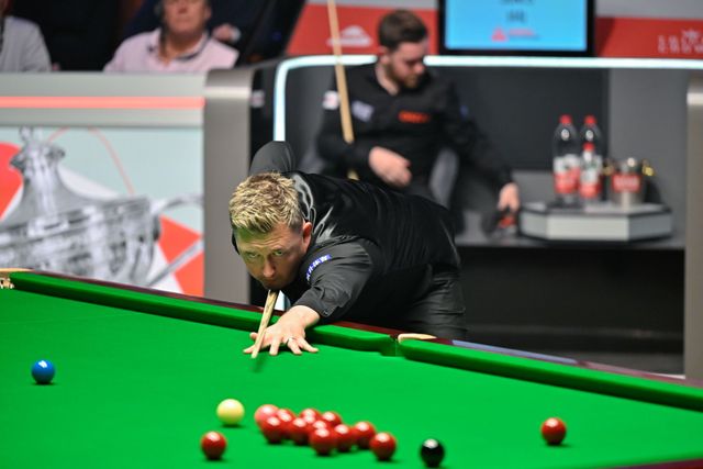 Kyren Wilson takes a shot, during the Cazoo World Championships 2024 Final at Crucible Theatre, Sheffield, United Kingdom, 5th May 2024

(Photo by Cody Froggatt/News Images)