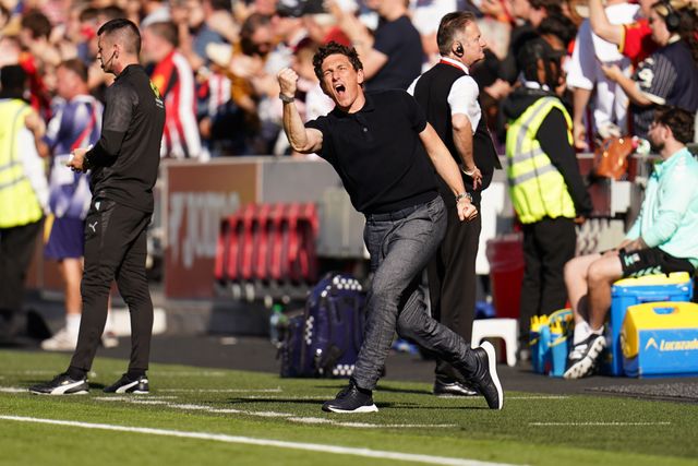 Keith Andrews manager of Brentford celebrates 1-0 lead during the Premier League match Brentford vs Sunderland at GTECH Community Stadium, London, United Kingdom on 05 September 2026

(Photo by Harvey Murphy/News Images)