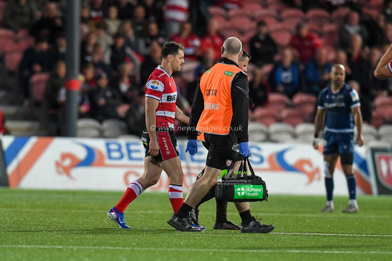 Tomos Williams of Gloucester Rugby goes off the pitch injured early in the second half during the Gallagher Premiership match Gloucester vs Sale Sharks at Kingsholm Stadium, Gloucester, United Kingdom on 08 May 2026

(Photo by Alex Williamson/News Images)