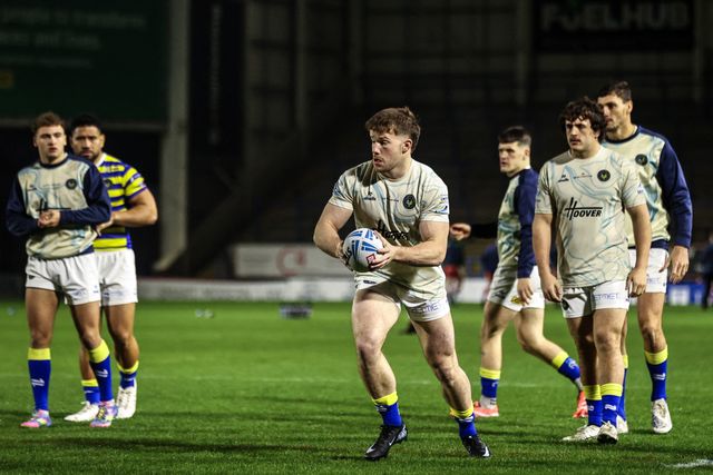 Luke Thomas of Warrington Wolves in the pre-game warm up during the Betfred Challenge Cup match Warrington Wolves vs Sheffield Eagles at The Halliwell Jones Stadium, Warrington, United Kingdom on 06 February 2026

(Photo by Alfie Cosgrove/News Images)