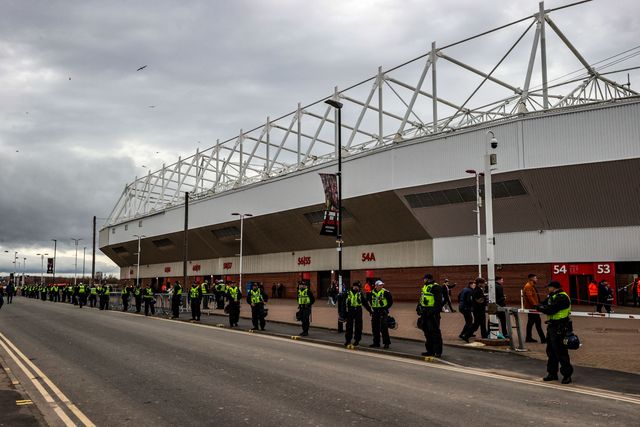 Police prepare for the arrival of fans during the Premier League match Sunderland vs Newcastle United at Stadium Of Light, Sunderland, United Kingdom, 14th December 2025

(Photo by Alfie Cosgrove/News Images)

*** GER AUT SUI OUT ***