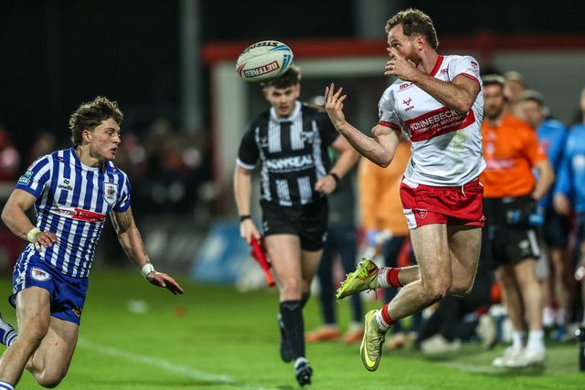 Joe Burgess of Hull KR keeps the ball in play during the Betfred Super League round 6 match Hull KR vs St Helens at Sewell Group Craven Park, Hull, United Kingdom on 27 March 2026

(Photo by Alfie Cosgrove/News Images)