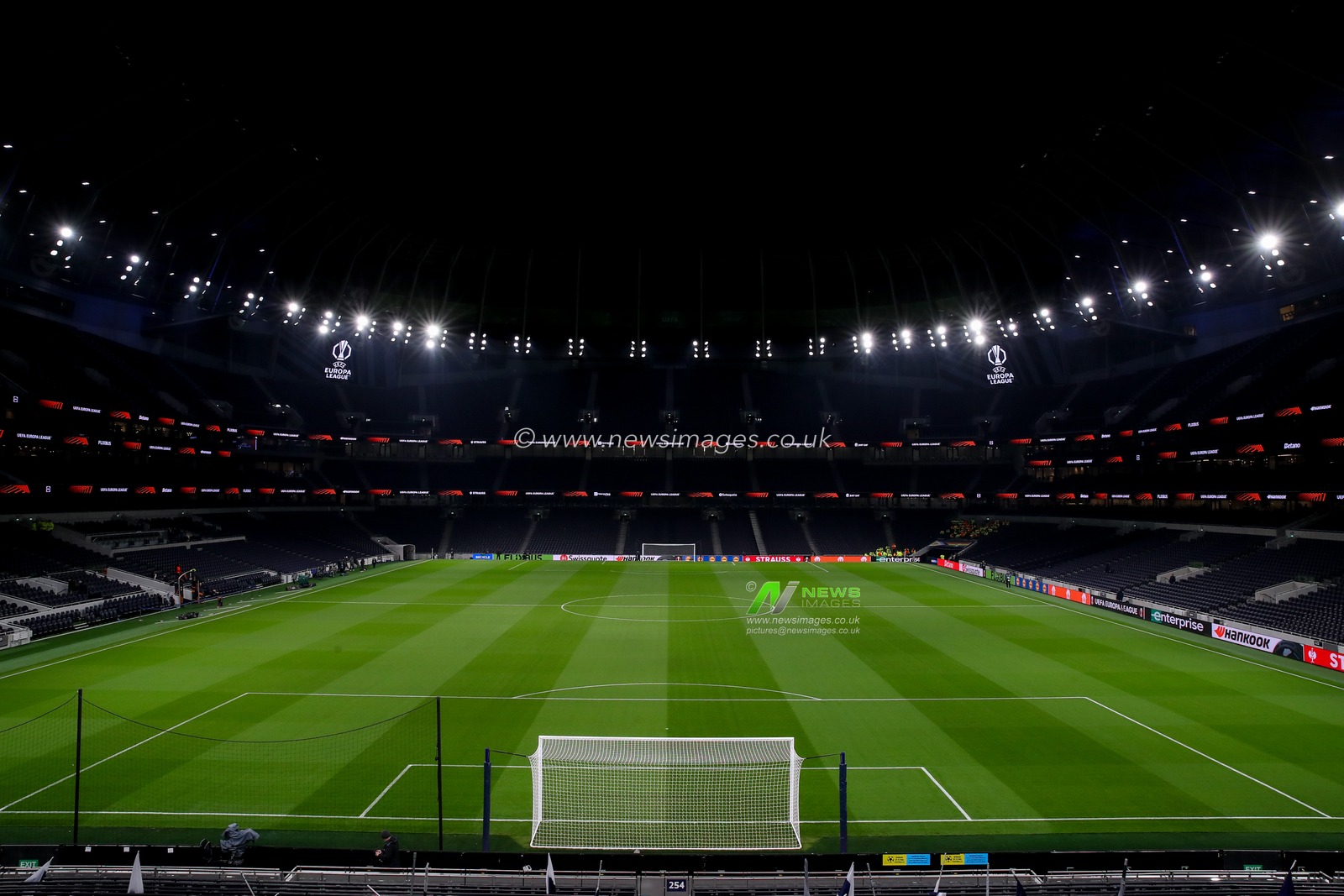 A general view of The Tottenham Hotspur Stadium during the UEFA Europa League - League Stage match Tottenham Hotspur vs A.S. Roma at Tottenham Hotspur Stadium, London, United Kingdom, 28th November 2024

(Photo by Gareth Evans/News Images)