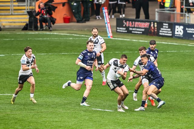 Jake Arthur of Hull FC breaks with the ball during the Betfred Super League round 10 match Hull FC vs Toulouse Olympique at MKM Stadium, Hull, United Kingdom on 03 May 2026

(Photo by Alfie Cosgrove/News Images)