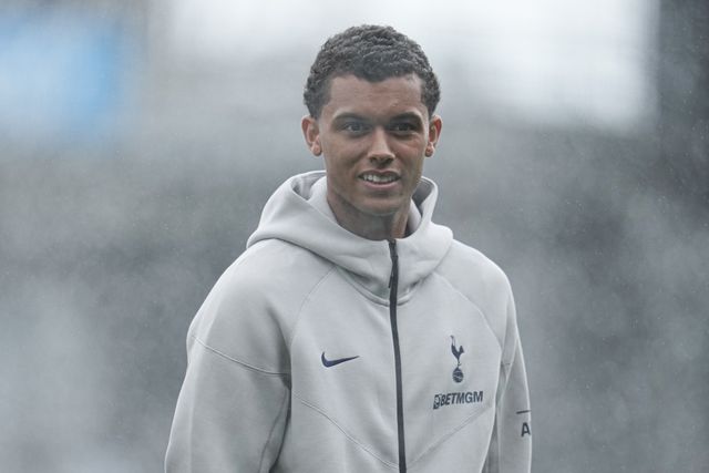Brennan Johnson of Tottenham Hotspur ahead of the Pre-season friendly match Luton Town vs Tottenham Hotspur at Kenilworth Road, Luton, United Kingdom, 26th July 2025

(Photo by Harvey Murphy/News Images)