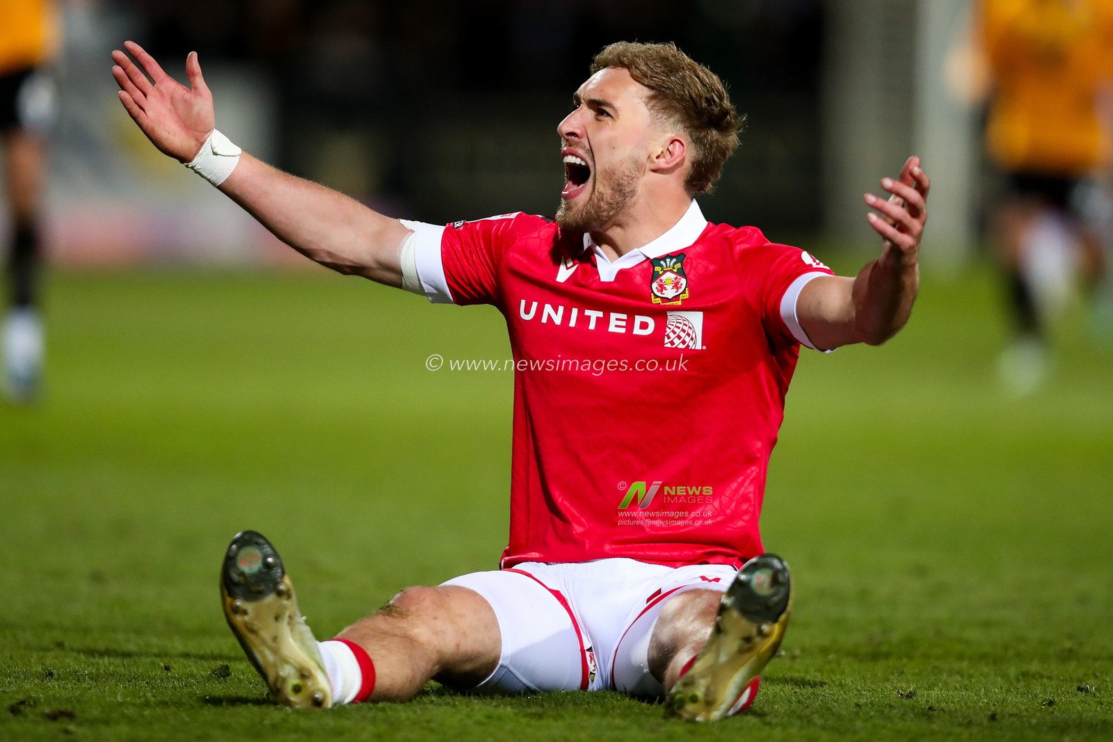 Sam Smith of Wrexham AFC reacts during the Sky Bet League 1 match Cambridge United vs Wrexham at Abbey Stadium, Cambridge, United Kingdom, 1st April 2025

(Photo by Izzy Poles/News Images)