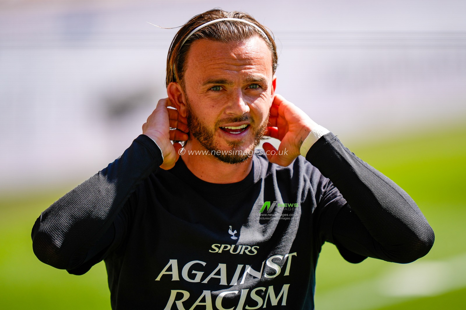 James Maddison of Tottenham Hotspur in the pregame warmup session  during the Premier League match Wolverhampton Wanderers vs Tottenham Hotspur at Molineux, Wolverhampton, United Kingdom on 25 April 2026

(Photo by Maynard Manyowa/News Images)
