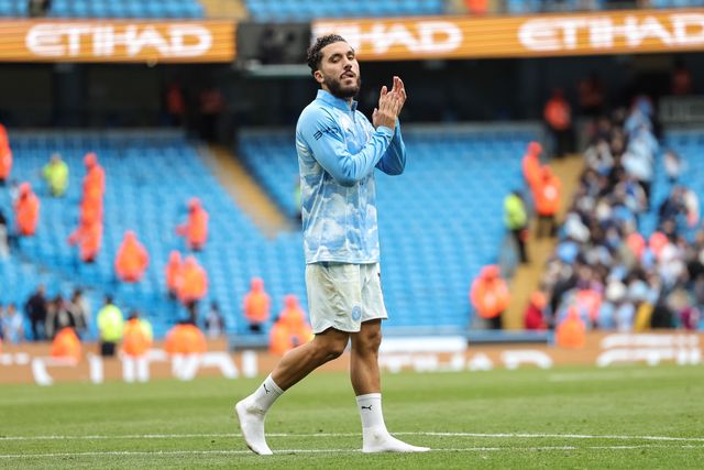Rayan Cherki of Manchester City applauds the fans during the Premier League match Manchester City vs Coventry City at Etihad Stadium, Manchester, United Kingdom on 05 September 2026

(Photo by Mark Cosgrove/News Images)