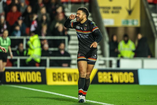 Esan Marsters of Bradford Bulls taunts the St Helens fans after Connor Wynne of Bradford Bulls goes over for a try during the Betfred Super League round 4 match St Helens vs Bradford Bulls at The BrewDog Stadium, St Helens, United Kingdom on 07 March 2026

(Photo by Alfie Cosgrove/News Images)