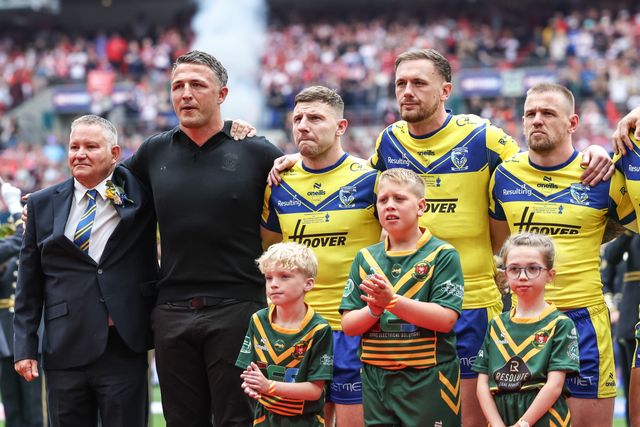Stuart Middleton, Sam Burgess Head Coach of Warrington Wolves George Williams of Warrington Wolves Ben Currie of Warrington Wolves Matt Dufty of Warrington Wolves during the Betfred Challenge Cup Final Warrington Wolves vs Hull KR at Wembley Stadium, London, United Kingdom, 7th June 2025

(Photo by Mark Cosgrove/News Images)