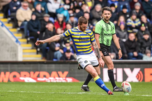 Marc Sneyd of Warrington Wolves scores a penalty during the Betfred Super League round 7 match Warrington Wolves vs Leigh Leopards at The Halliwell Jones Stadium, Warrington, United Kingdom on 04 April 2026

(Photo by Alfie Cosgrove/News Images)