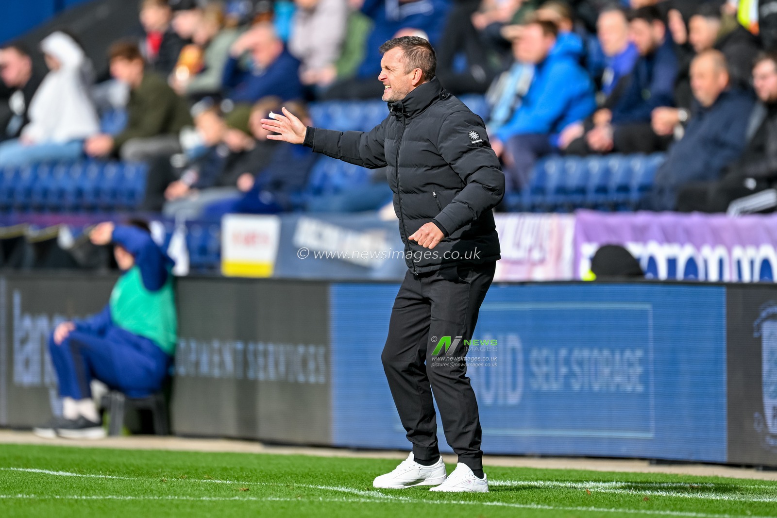 Nathan Jones, manager of Charlton Athletic, during the Sky Bet Championship match Preston North End vs Charlton Athletic at Deepdale, Preston, United Kingdom, 4th October 2025

(Photo by Adam Gee/News Images)
