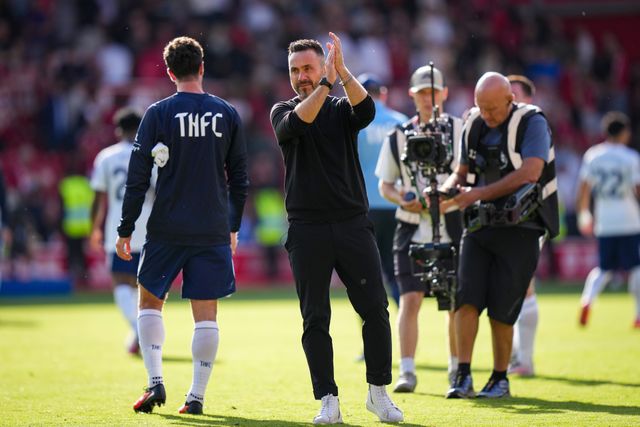 Tottenham Hotspur manager Roberto De Zerbi applauds the fans after the final whistle  during the Premier League match Nottingham Forest vs Tottenham Hotspur at City Ground, Nottingham, United Kingdom on 05 September 2026

(Photo by Maynard Manyowa/News Images)