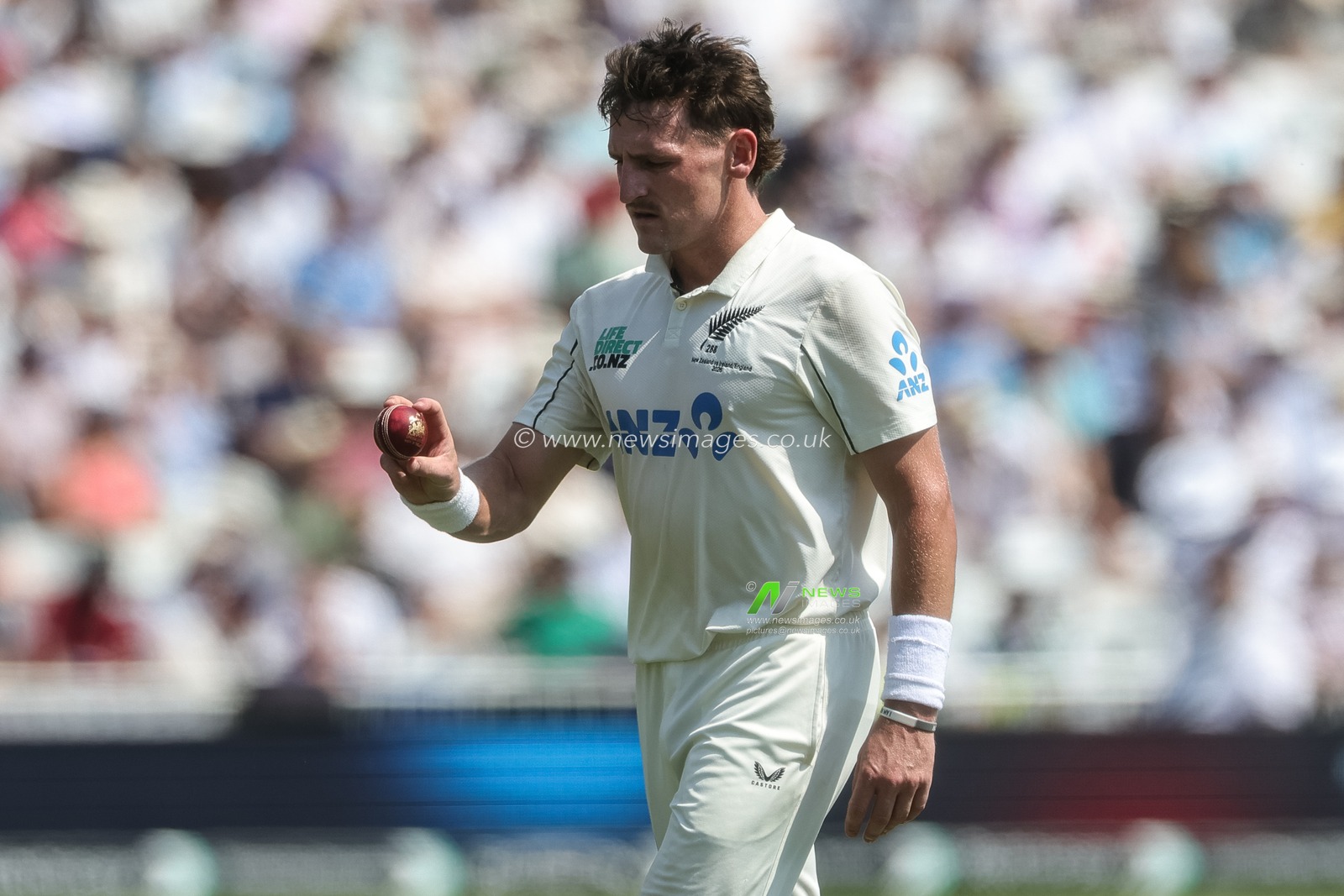 Nathan Smith of New Zealand receives the ball during the 3rd Rothesay Test Match Day 2 match England vs New Zealand at Trent Bridge, Nottingham, United Kingdom on 26 June 2026

(Photo by Mark Cosgrove/News Images)