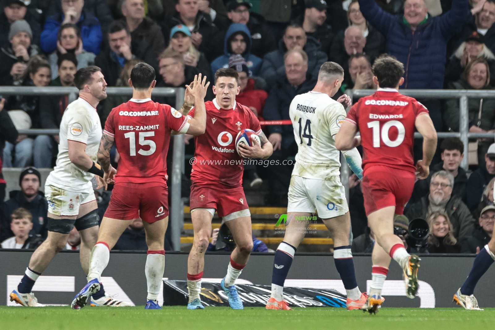 Josh Adams of Wales celebrates his try during the Guinness Six Nations 2026 match England vs Wales at Allianz Stadium, Twickenham, United Kingdom on 07 February 2026

(Photo by Mark Cosgrove/News Images)