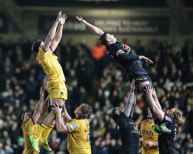 Fin Smith of Northampton Saints and Jamie Hodgson of Newcastle Red Bulls reach for the line out during the Gallagher Premiership match Newcastle Red Bulls vs Northampton Saints at Kingston Park, Newcastle, United Kingdom, 17th October 2025

(Photo by Mark Cosgrove/News Images)