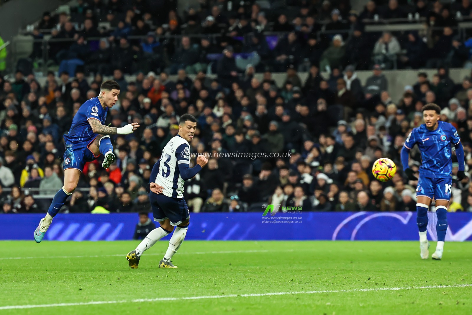 Enzo FernÃ¡ndez of Chelsea scores to make it 2-3 during the Premier League match Tottenham Hotspur vs Chelsea at Tottenham Hotspur Stadium, London, United Kingdom, 8th December 2024

(Photo by Mark Cosgrove/News Images)