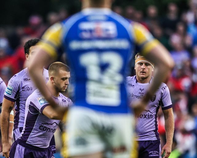 Mikey Lewis of Hull KR and Jez Litten of Hull KR during the Betfred Super League round 23 match Leeds Rhinos vs Hull KR at Headingley Stadium, Leeds, United Kingdom, 21st August 2025

(Photo by Alfie Cosgrove/News Images)