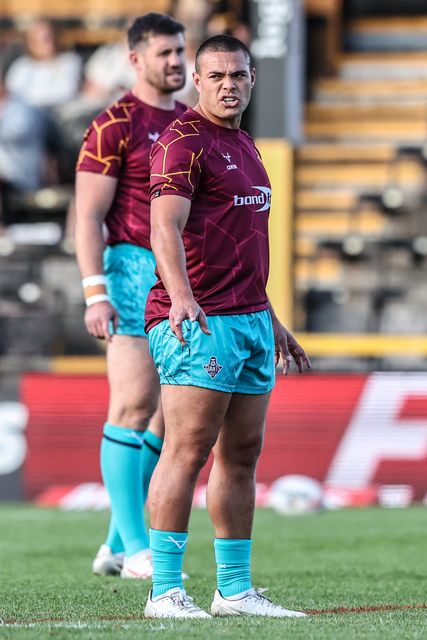 Tui Lolohea of Huddersfield Giants during pre-game warm up during the Betfred Super League round 17 match Castleford Tigers vs Huddersfield Giants at The Mend-A-Hose Jungle, Castleford, United Kingdom, 3rd July 2025

(Photo by Alfie Cosgrove/News Images)