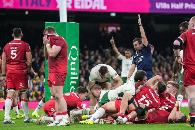 Morne van den Berg of South Africa scores a try for his team during the Quilter Nations Series 2025 match Wales vs South Africa at Principality Stadium, Cardiff, United Kingdom, 29th November 2025

(Photo by Andrew Lewis/News Images)

*** GER AUT SUI OUT ***