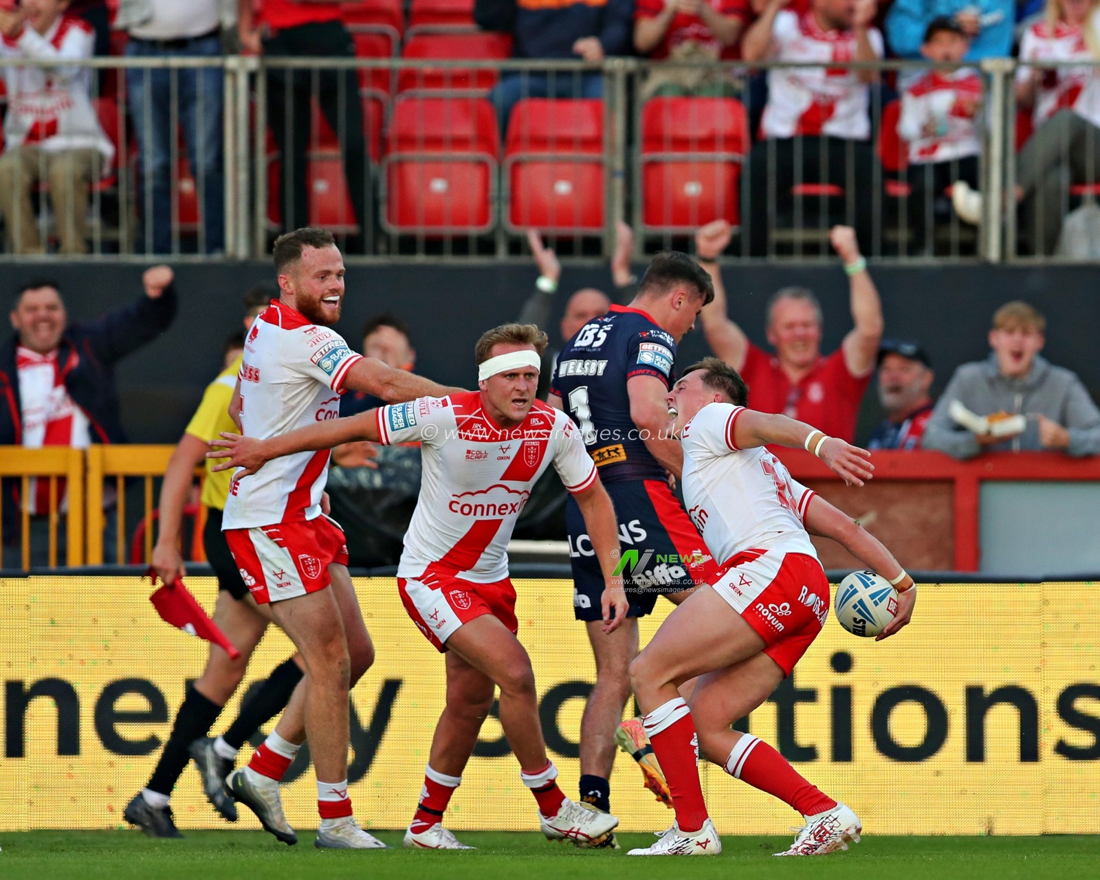 Jack Broadbent of Hull KR celebrates scoring his second try during the Betfred Super League Round 13 match Hull KR vs St Helens at Sewell Group Craven Park, Kingston upon Hull, United Kingdom, 30th May 2025

(Photo by Sam Eaden/News Images)