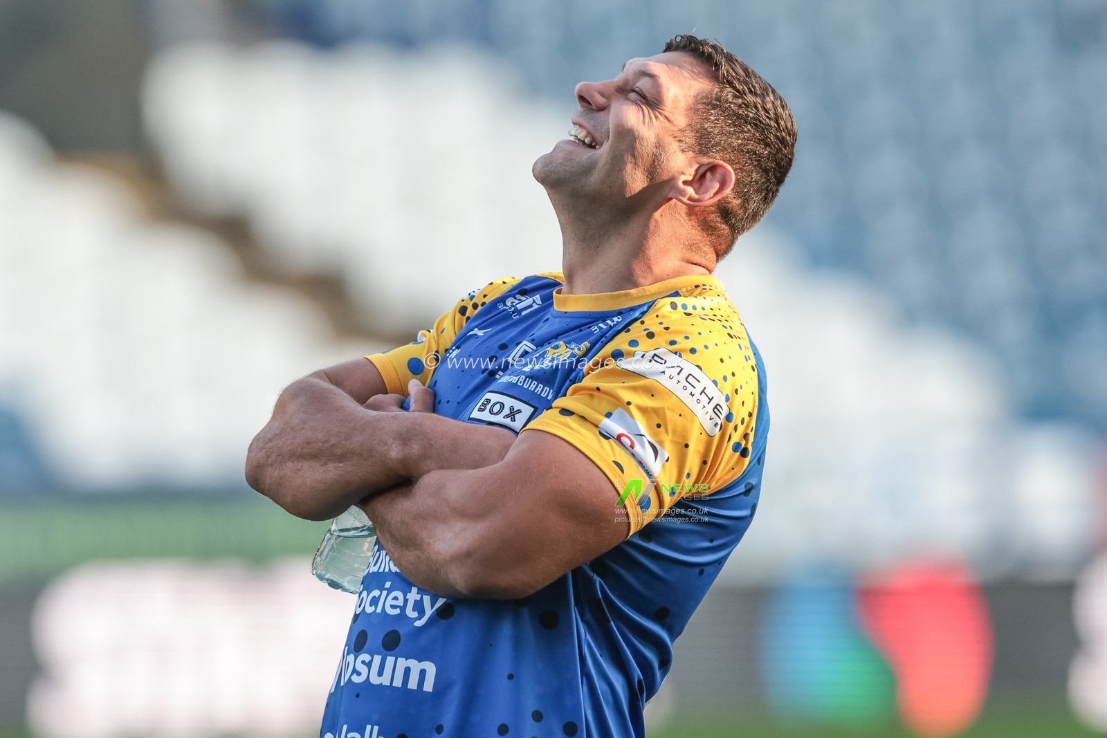 Ryan Hall of Leeds Rhinos laughing as he arrives during the Betfred Super League Round 25 match Huddersfield Giants vs Leeds Rhinos at Accu Stadium, Huddersfield, United Kingdom, 4th September 2025

(Photo by Mark Cosgrove/News Images)