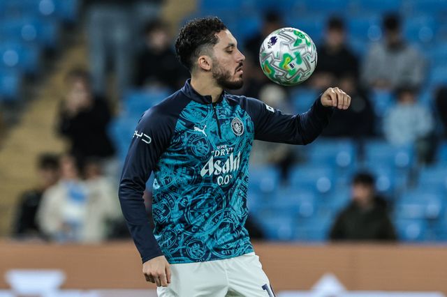 Rayan Cherki of Manchester City in the pregame warmup session during the Premier League match Manchester City vs Nottingham Forest at Etihad Stadium, Manchester, United Kingdom on 04 March 2026

(Photo by Mark Cosgrove/News Images)