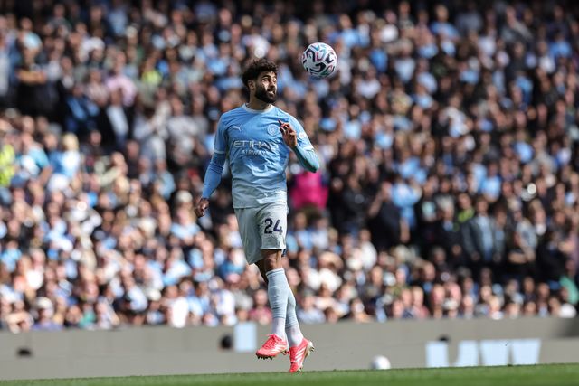 Josko Gvardiol of Manchester City jumps up to win the high ball during the Premier League match Manchester City vs Coventry City at Etihad Stadium, Manchester, United Kingdom on 05 September 2026

(Photo by Mark Cosgrove/News Images)