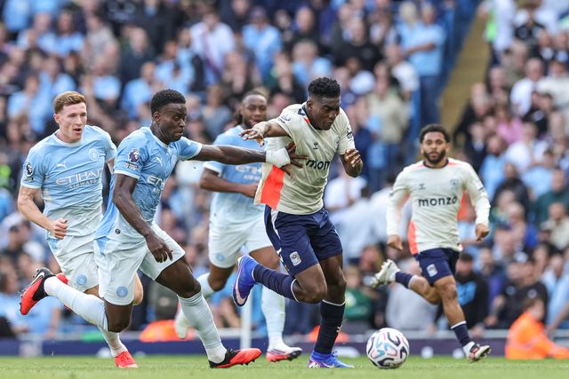Taiwo Awoniyi of Coventry City breaks with the ball during the Premier League match Manchester City vs Coventry City at Etihad Stadium, Manchester, United Kingdom on 05 September 2026

(Photo by Mark Cosgrove/News Images)