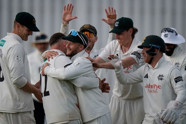 Liam Patterson-White celebrates the wicket of Jonathan Tattersall with Ben Duckett, and other team matesduring the County Championship Division One day 3 Leicestershire vs Nottinghamshire at Grace Road, Leicester, United Kingdom on 03 May 2026

(Photo by Maynard Manyowa/News Images)