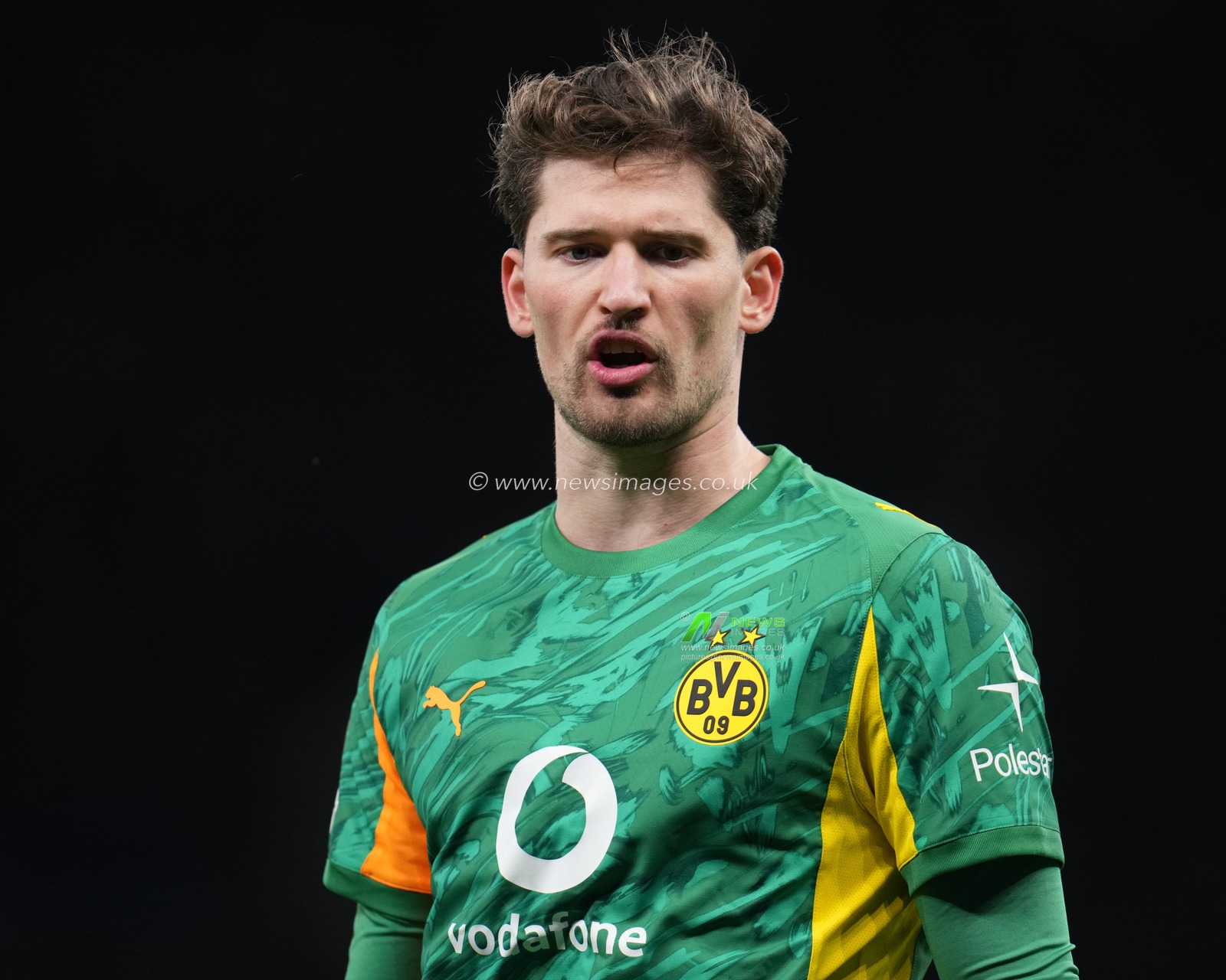 Gregor Kobel of Borussia Dortmund during the UEFA Champions league Matchday 7 of 8 Tottenham Hotspur vs Borussia Dortmund at Tottenham Hotspur Stadium, London, United Kingdom, 20th January 2026

(Photo by Harvey Murphy/News Images)