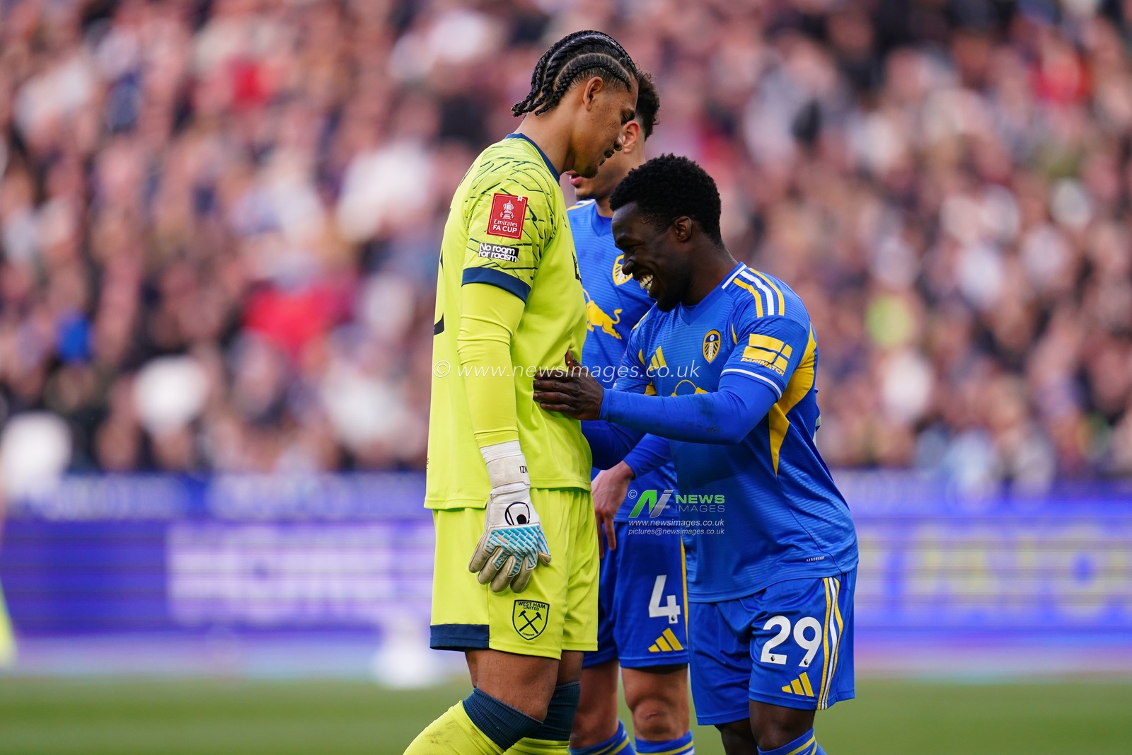 Wilfried Gnonto of Leeds United and West Ham United goalkeeper Alphonse Areola before Leeds penalty during the Emirates FA Cup Quarter-Final match West Ham United vs Leeds United at London Stadium, London, United Kingdom on 04 April 2026

(Photo by Harvey Murphy/News Images)