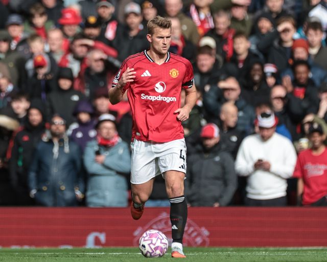 Matthijs de Ligt of Manchester United with the ball during the Premier League match Manchester United vs Sunderland at Old Trafford, Manchester, United Kingdom, 4th October 2025

(Photo by Mark Cosgrove/News Images)