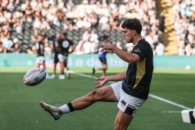 Lewis Martin of Hull FC during pre-game warm up during the Betfred Super League round 18 match Hull FC vs Wakefield Trinity at MKM Stadium, Hull, United Kingdom, 10th July 2025

(Photo by Alfie Cosgrove/News Images)