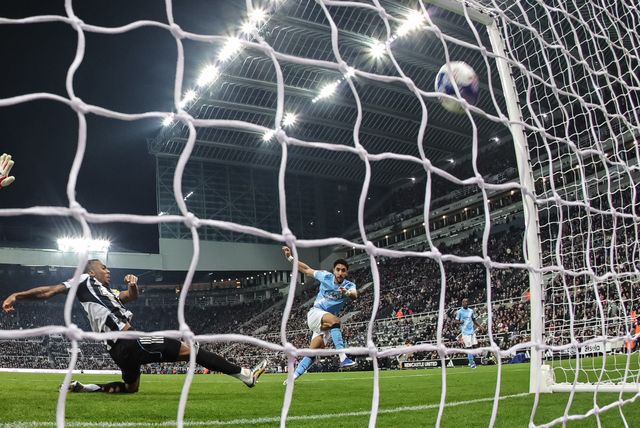 Omar Marmoush of Manchester City scores to make it 1-2 during the Emirates FA Cup 5th Round  match Newcastle Untied vs Manchester City at St. James's Park, Newcastle, United Kingdom on 07 March 2026

(Photo by Mark Cosgrove/News Images)