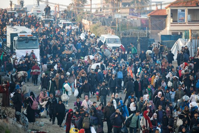 Tens of thousands of displaced people began returning to their homes from the south of the Gaza Strip to the north this morning, after being forcibly displaced due to the war on the Gaza Strip for more than 15 months.(Photo: Mohammed Skaik/News Images)